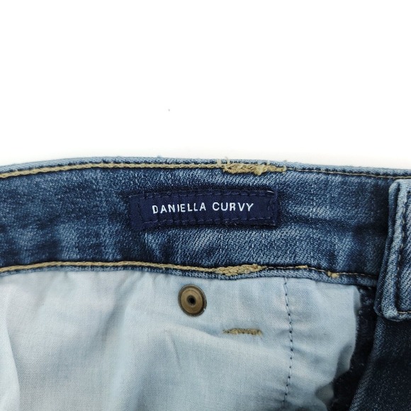 Chaps Denim Daniella Curvy Womens Size 8P Straight Leg Stretch Light Wash Blue - Picture 4 of 8